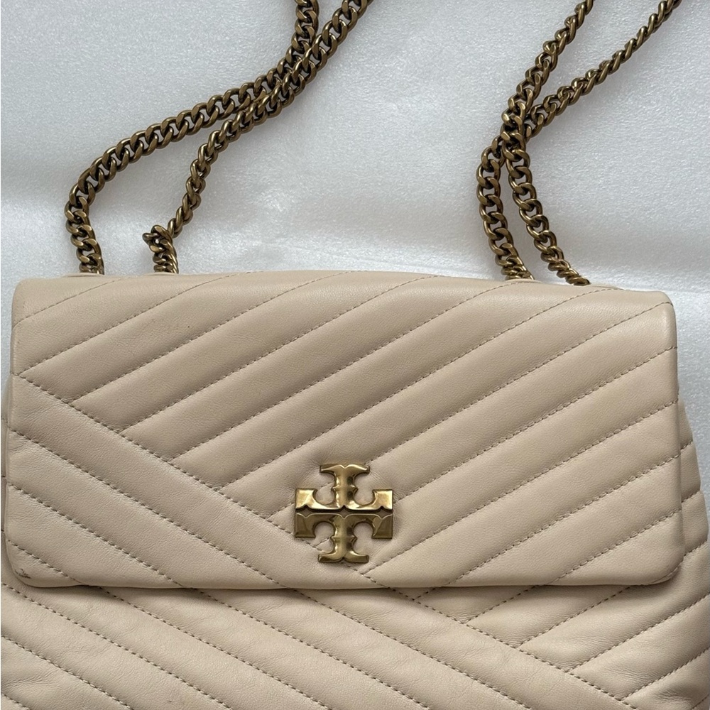 Tory Burch Cream Quilted Shoulder Bag with Gold Chain